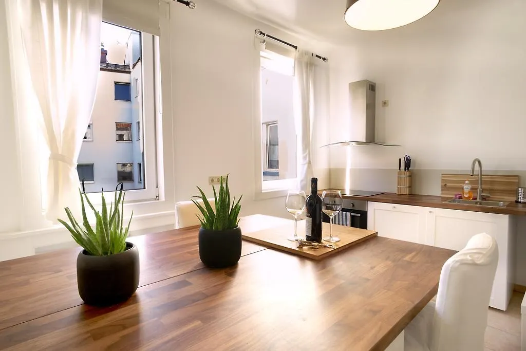 Operastreet City Center Apartment 