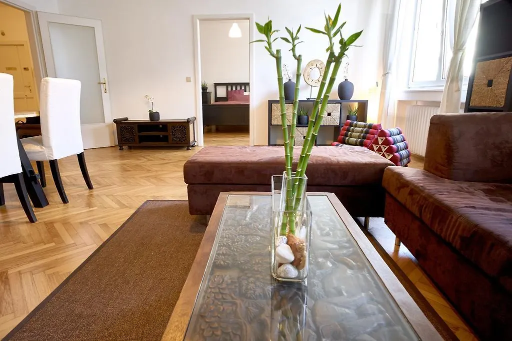 Operastreet City Center Apartment 